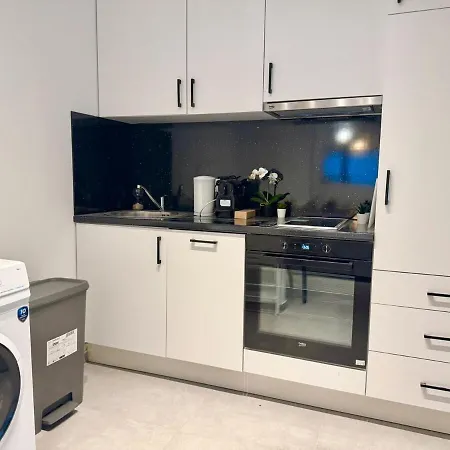 Apartamento Spacious With Patio Wiener Neudorf